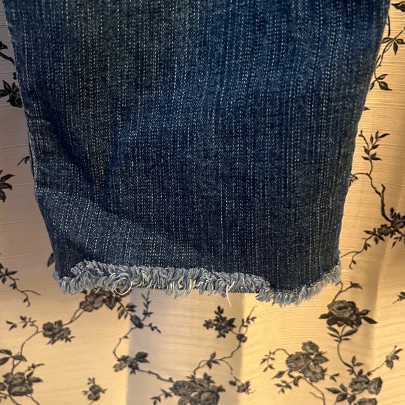 Torrid FeelTheFit Crop Boyfriend Vintage Stretch Distressed Raw Hem Skinny Jeans - Picture 2 of 5